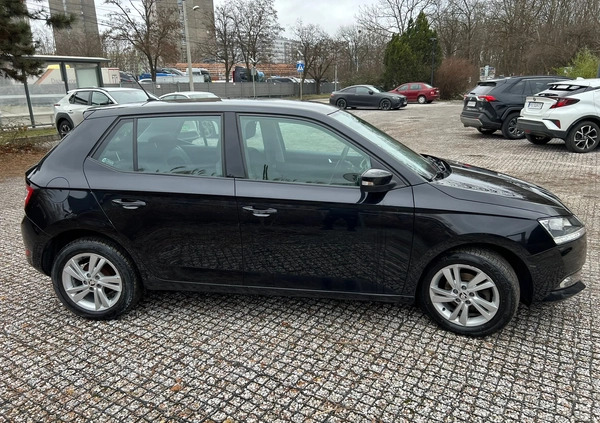 Skoda Fabia cena 27900 przebieg: 243332, rok produkcji 2019 z Poznań małe 56